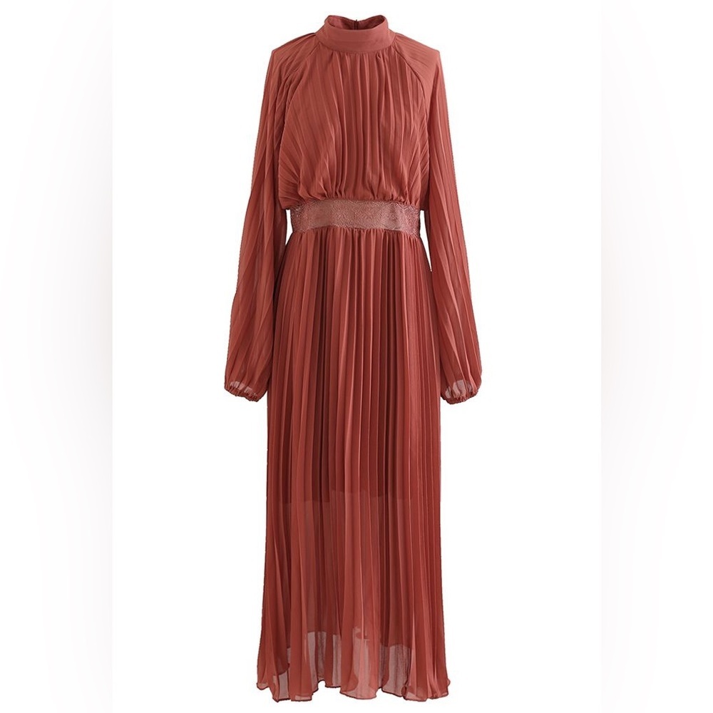 NWT Chicwish LACY WAIST FULL PLEATED MAXI DRESS IN RUST RED. Size S